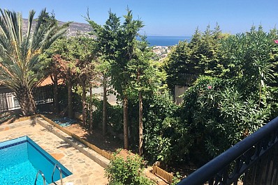 House with panoramic sea views and pool